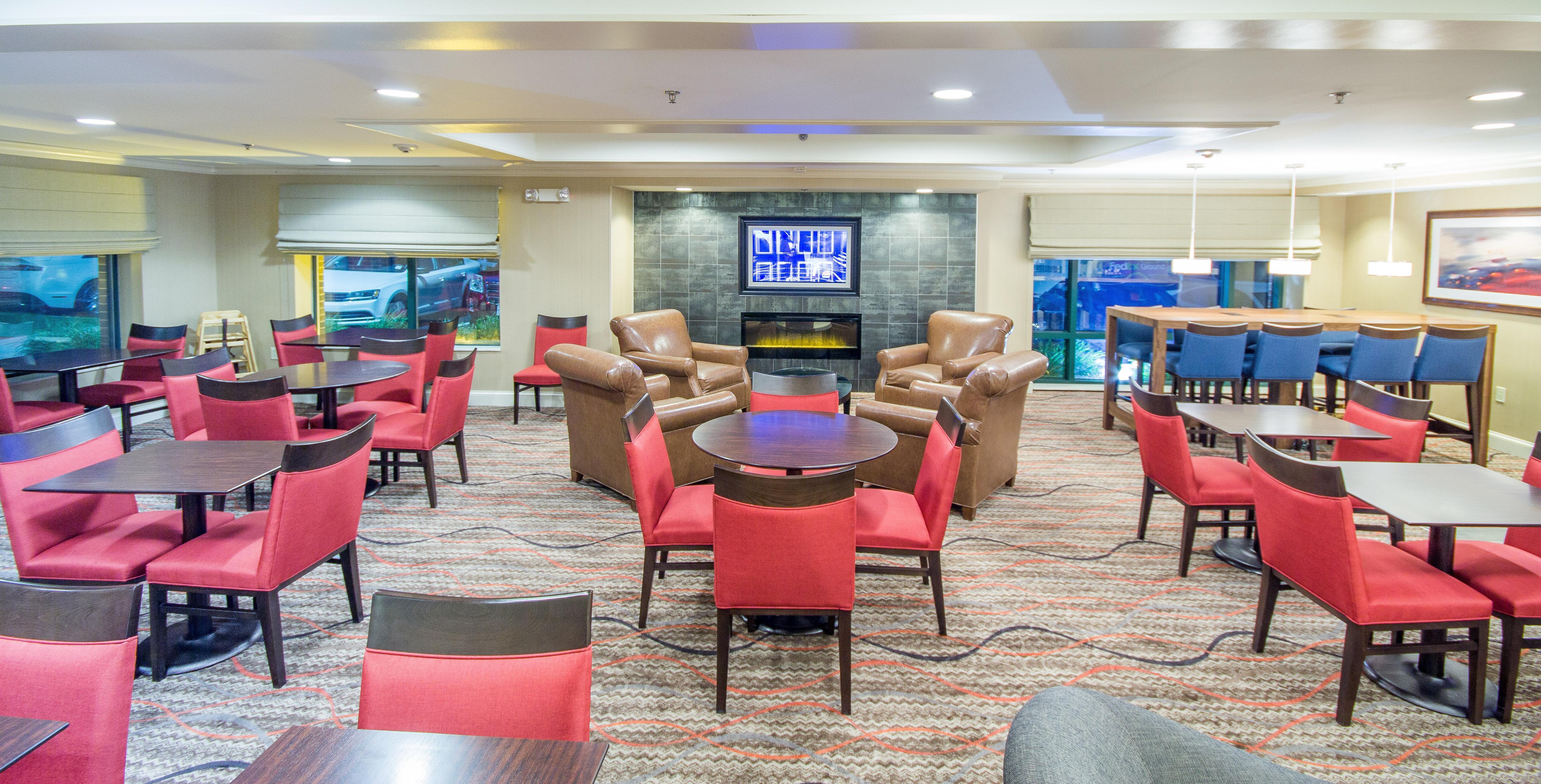 Holiday Inn Express Hotel & Suites Auburn By Ihg Exterior foto
